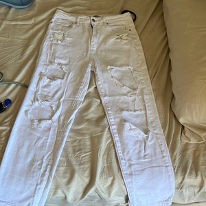 White high rise straight jeans super cute they are a size 9 no stains